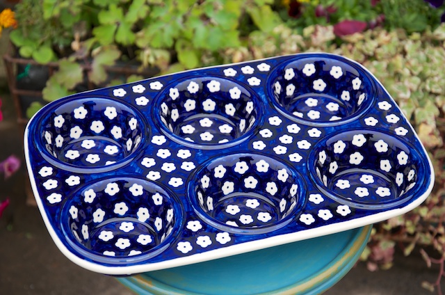 Polish Pottery White Flower Spot Yorkshire Pudding Dish