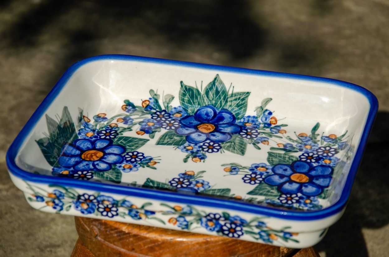 blue and white oven dish