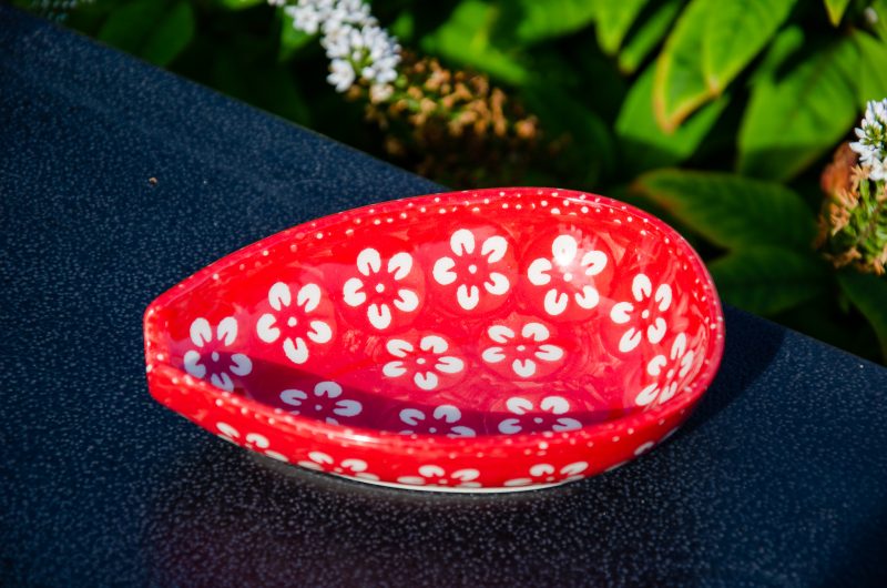 Ceramika Manufaktura White Flower on Red Spoon Rest From Polkadot Lane UK