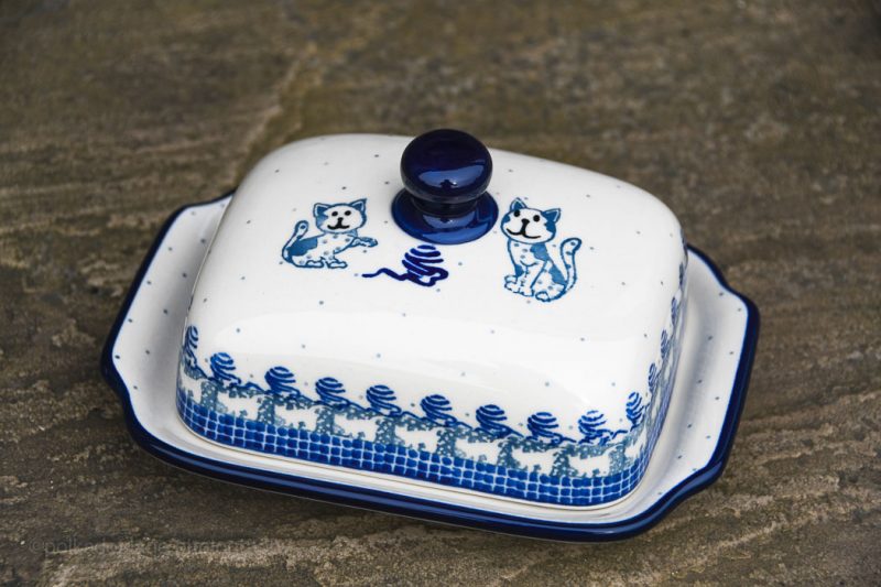 Polish pottery Cat Pattern Butter Dish by Ceramika Artystyczna. Available from Polkadot Lane UK