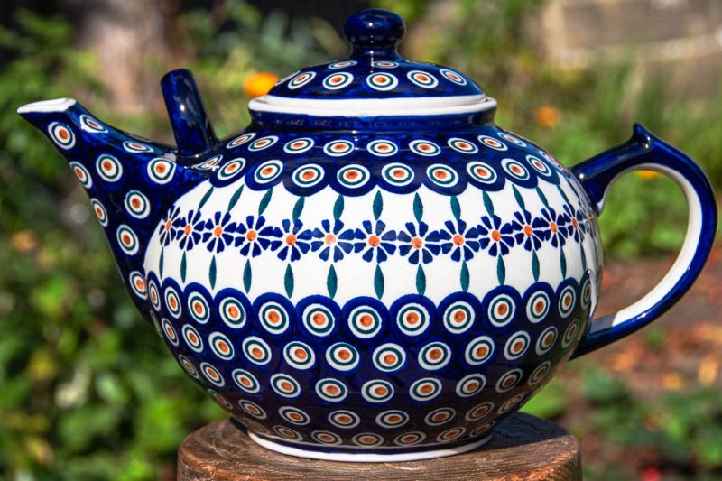 Polish Pottery Extra Large Teapot holding 3 litres. Peacock Daisy pattern by Ceramika Manufaktura.