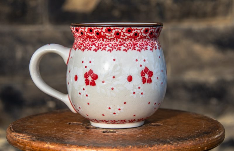 Polish Pottery Mug Red and White Flowers by Ceramika Artystyczna Bolesławiec